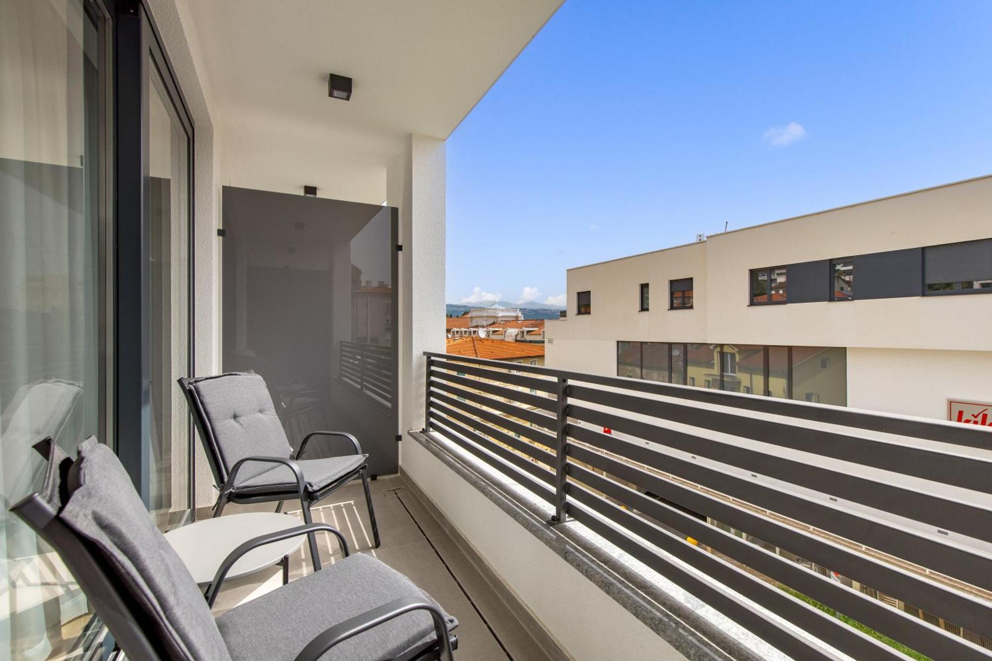 Belinda Apartments With Balcony & Private Parking Opatija Buitenkant foto