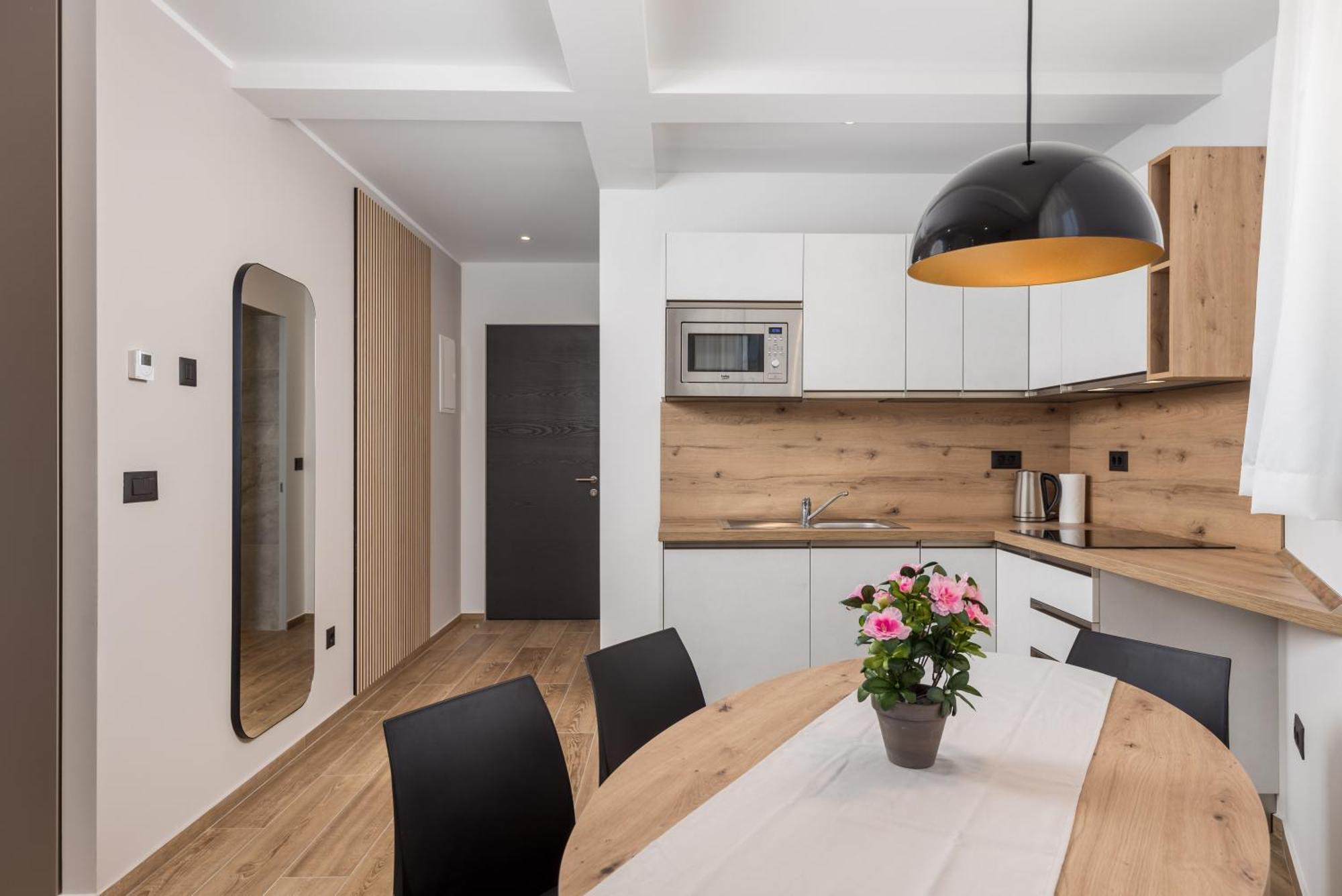 Belinda Apartments With Balcony & Private Parking Opatija Buitenkant foto