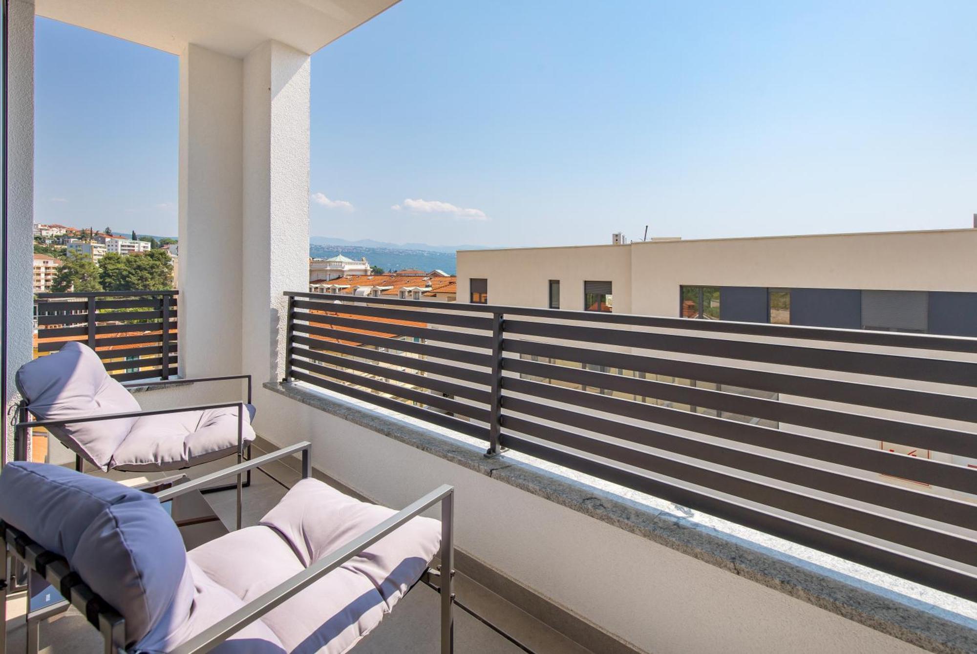 Belinda Apartments With Balcony & Private Parking Opatija Buitenkant foto