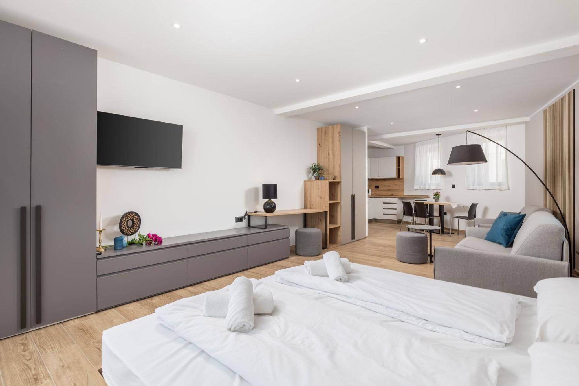 Belinda Apartments With Balcony & Private Parking Opatija Buitenkant foto
